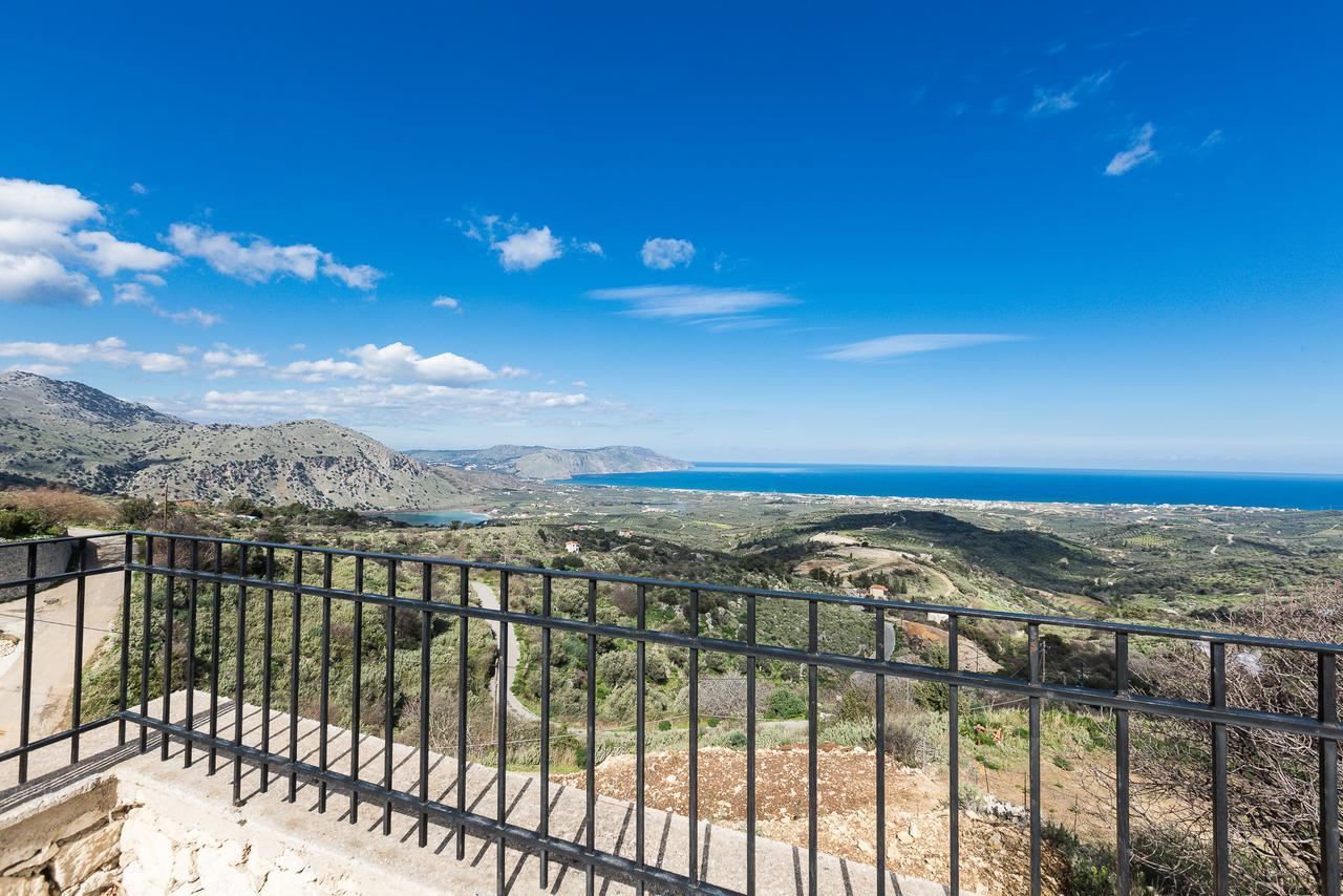 Thea Villas Kournas Exterior photo