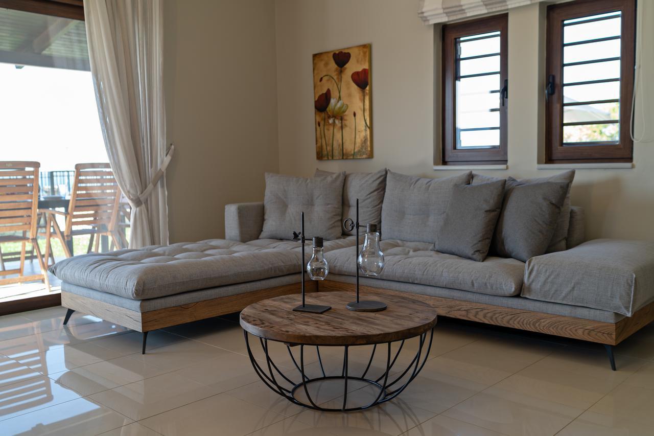 Thea Villas Kournas Exterior photo